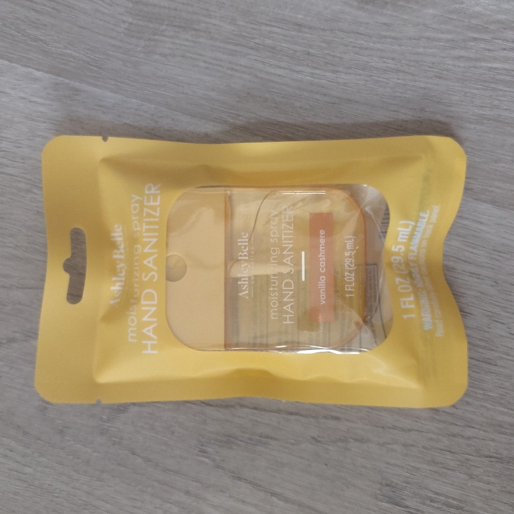 🆕Vanilla Cashmere Moisturizing Hand Sanitizer NIP